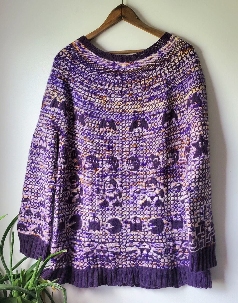 Vintage Handknit Unisex Purple Pac Man Mario Sweater Size M L Collector Gamer